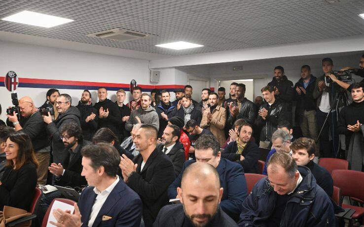I giocatori del Bologna presenti alla conferenza stampa di Mihajlovic