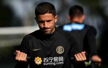 Sensi sente ancora dolore: andrà dallo specialista