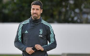 Khedira operato al ginocchio: stop di 3 mesi