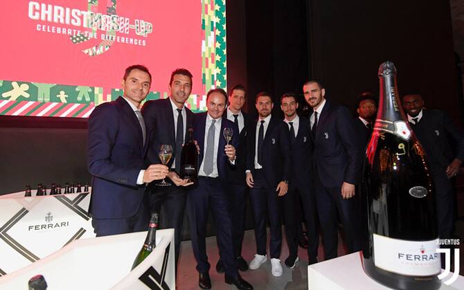 Juventus Tutta La Squadra Riunita Per La Festa Di Natale Foto Sky Sport