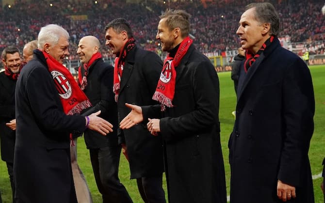 Il Milan compie 120 anni: San Siro abbraccia le glorie rossonere. FOTO