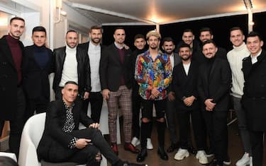 Cena Di Natale Immagini.Napoli Le Foto Della Cena Di Natale Tra Wags E Look Stravaganti Sky Sport