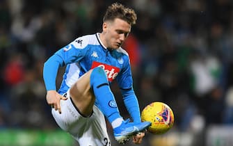 REGGIO NELL'EMILIA, ITALY - DECEMBER 22: Piotr Zielinski of SSC Napoli in action during the Serie A match between US Sassuolo and SSC Napoli at Mapei Stadium - Citta del Tricolore on December 22, 2019 in Reggio nell'Emilia, Italy  (Photo by Alessandro Sabattini/Getty Images)