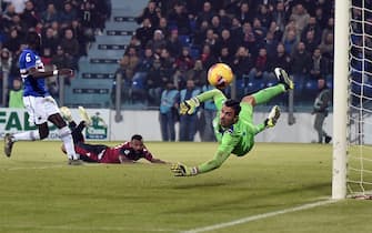 Foto LaPresse/Tocco Alessandro 
02/12/2019 Cagliari(Italia) 
Sport Calcio 
Cagliari Calcio vs  UC Sampdoria
Serie A TIM 2019/2020
Stadio &quot;Sardegna Arena&quot; 
Nella foto:Audero Emil(U.C. Sampdoria)
Photo LaPresse/Alessandro Tocco
December 02, 2019 Cagliari (Italy)
Sport Soccer
Cagliari Calcio vs  UC Sampdoria
League A TIM 2019/2020 
&quot;Sardegna Arena&quot; Stadium&#xa0;
In the picture:Audero Emil(U.C. Sampdoria)