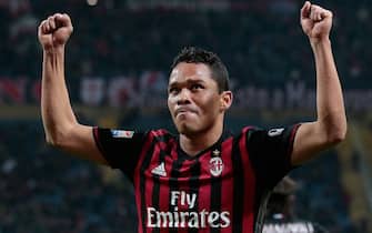 MILAN, ITALY - MARCH 04:  Carlos Bacca of AC Milan celebrates his second goal during the Serie A match between AC Milan and AC ChievoVerona at Stadio Giuseppe Meazza on March 4, 2017 in Milan, Italy.  (Photo by Emilio Andreoli/Getty Images)