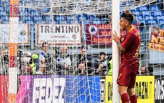 AS Roma Italian midfielder Lorenzo Pellegrini reacts as he loses an opportunity during the Italian Serie A football match between AS Roma and Cagliari on April 27, 2019 at the Olympic stadium in Rome. (Photo by Andreas SOLARO / AFP)        (Photo credit should read ANDREAS SOLARO/AFP via Getty Images)