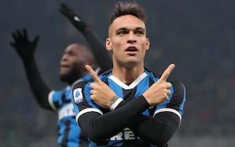 MILAN, ITALY - JANUARY 11:  Lautaro Martinez of FC Internazionale celebrates after scoring the opening goal during the Serie A match between FC Internazionale and Atalanta BC at Stadio Giuseppe Meazza on January 11, 2020 in Milan, Italy.  (Photo by Emilio Andreoli/Getty Images)