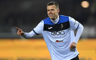 TURIN, ITALY - JANUARY 25:  Josip Ilicic of Atalanta BC celebrates a goal during the Serie A match between Torino FC and  Atalanta BC at Stadio Olimpico di Torino on January 25, 2020 in Turin, Italy.  (Photo by Valerio Pennicino/Getty Images)