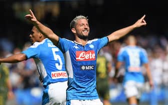 NAPLES, ITALY - SEPTEMBER 29: Dries Mertens of SSC Napoli celebrates after scoring the 1-0 goal during the Serie A match between SSC Napoli and Brescia Calcio at Stadio San Paolo on September 29, 2019 in Naples, Italy. (Photo by Francesco Pecoraro/Getty Images)
