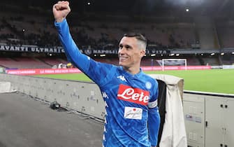 NAPLES, ITALY - MARCH 17:  Jose Callejon of SSC Napoli celebrates the victory after the Serie A match between SSC Napoli and Udinese at Stadio San Paolo on March 17, 2019 in Naples, Italy.  (Photo by Francesco Pecoraro/Getty Images)
