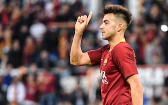 AS Roma Italian forward Stephan El Shaarawy celebrates after scoring his second goal during the Italian Serie A football match AS Roma vs Sampdoria on NOvember 11, 2018 at the Olympic stadium in Rome. (Photo by Alberto PIZZOLI / AFP)        (Photo credit should read ALBERTO PIZZOLI/AFP via Getty Images)