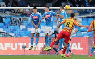 NAPLES, ITALY - FEBRUARY 09: Marco Mancosu of US Lecce scores the 1-3 goal during the Serie A match between SSC Napoli and  US Lecce at Stadio San Paolo on February 09, 2020 in Naples, Italy. (Photo by Francesco Pecoraro/Getty Images)