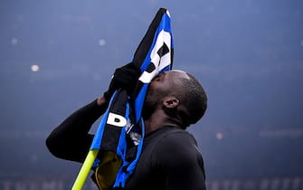 MILAN, ITALY - FEBRUARY 9: Romelu Lukaku of FC Internazionale Milano, celebrates his goal the 4-2 during the Italian Serie A   match between Internazionale v AC Milan at the San Siro on February 9, 2020 in Milan Italy (Photo by Mattia Ozbot/Soccrates/Getty Images)