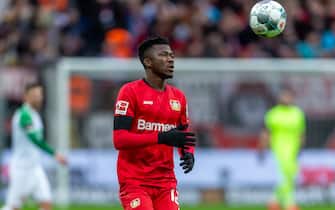 LEVERKUSEN, GERMANY - FEBRUARY 23: (BILD ZEITUNG OUT) Edmond Tapsoba of Bayer 04 Leverkusen controls the ball during the Bundesliga match between Bayer 04 Leverkusen and FC Augsburg at BayArena on February 23, 2020 in Leverkusen, Germany. (Photo by Mario Hommes/DeFodi Images via Getty Images)