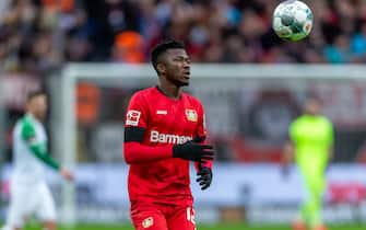 1202852099 LEVERKUSEN, GERMANY - FEBRUARY 23: (BILD ZEITUNG OUT) Edmond Tapsoba of Bayer 04 Leverkusen controls the ball during the Bundesliga match between Bayer 04 Leverkusen and FC Augsburg at BayArena on February 23, 2020 in Leverkusen, Germany. (Photo by Mario Hommes/DeFodi Images via Getty Images)
