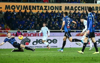 Spal's Mattia Valoti (2R) scores the goal during the Italian Serie A soccer match Atalanta BC vs S.P.A.L. at the Gewiss stadium in Bergamo, Italy, 20 January 2020.
ANSA/PAOLO MAGNI