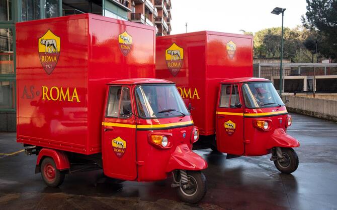 Coronavirus Partono Le Apette Della Roma Cibo E Mascherine Agli Abbonati Over 75 Sky Sport