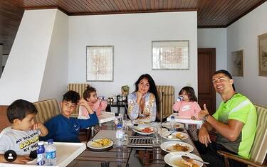 La Pasqua di CR7: pranzo in famiglia con... acqua
