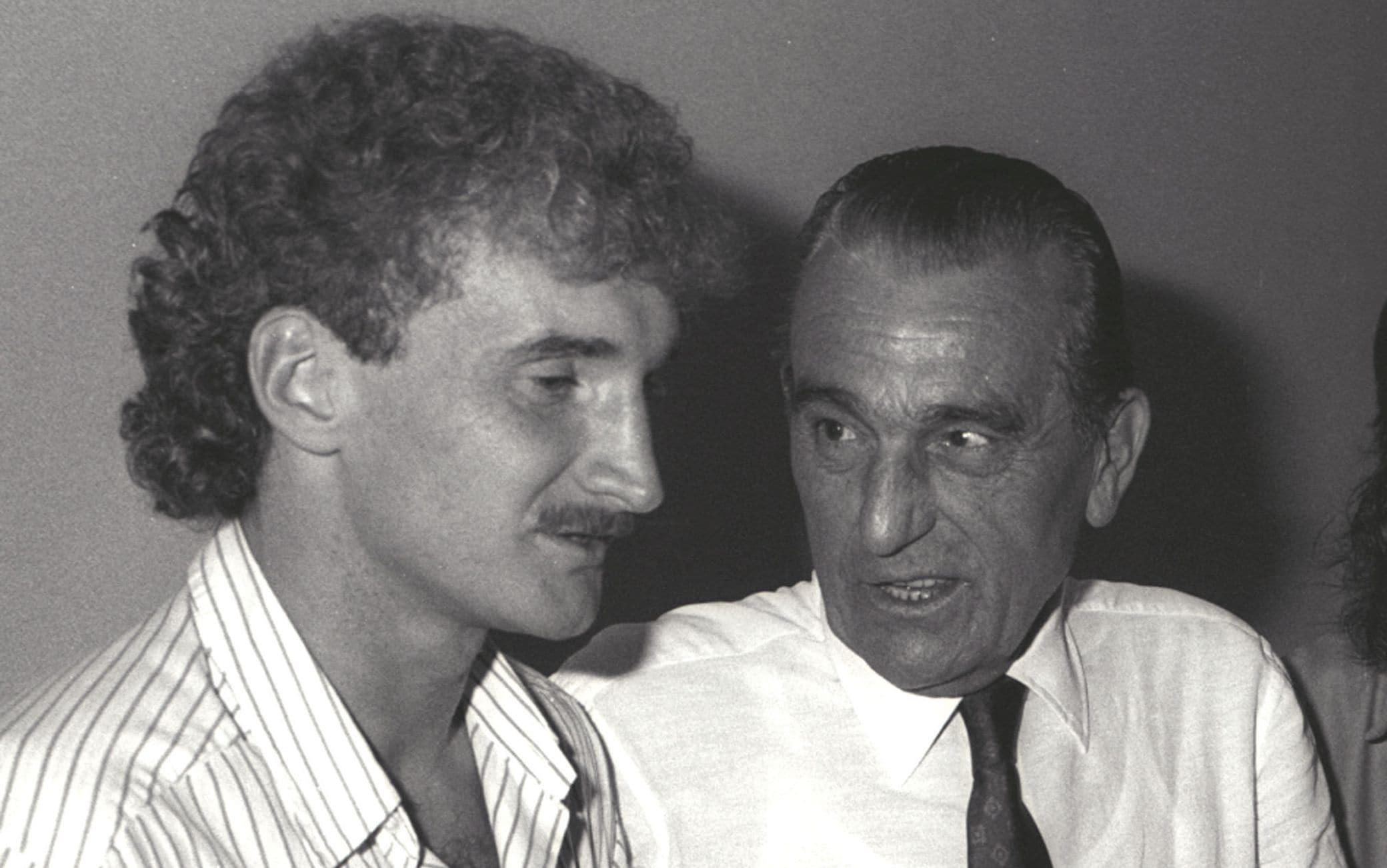 22 luglio 1988, Rudy Völler con l'ex presidente della Roma Dino Viola durante il raduno 22 luglio 1988, Rudy Völler con l'ex presidente della AS Roma Dino Viola durante il raduno