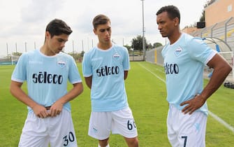 854127110 ROME, ITALY - SEPTEMBER 26: Neto, Bruno Jordao and Nani of SS Lazio look on during the official team photo on September 26, 2017 in Rome, Italy. (Photo by Paolo Bruno/Getty Images)