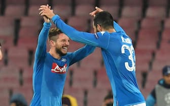 Napoli's Dries Mertens jubilates with his teammate Raul Albiol (R) after scoring the goal during the Uefa Champions League Group F soccer match SSC Napoli vs Shakhtar Donetsk at the San Paolo stadium in Naples, Italy, 21 November 2017.
ANSA/CIRO FUSCO
