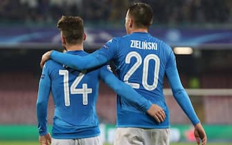 Napoli's Dries Mertens (L) jubilates with his teammate Piotr Zielinski after scoring the goal during the Uefa Champions League Group F soccer match SSC Napoli vs Shakhtar Donetsk at the San Paolo stadium in Naples, Italy, 21 November 2017.
ANSA/CESARE ABBATE