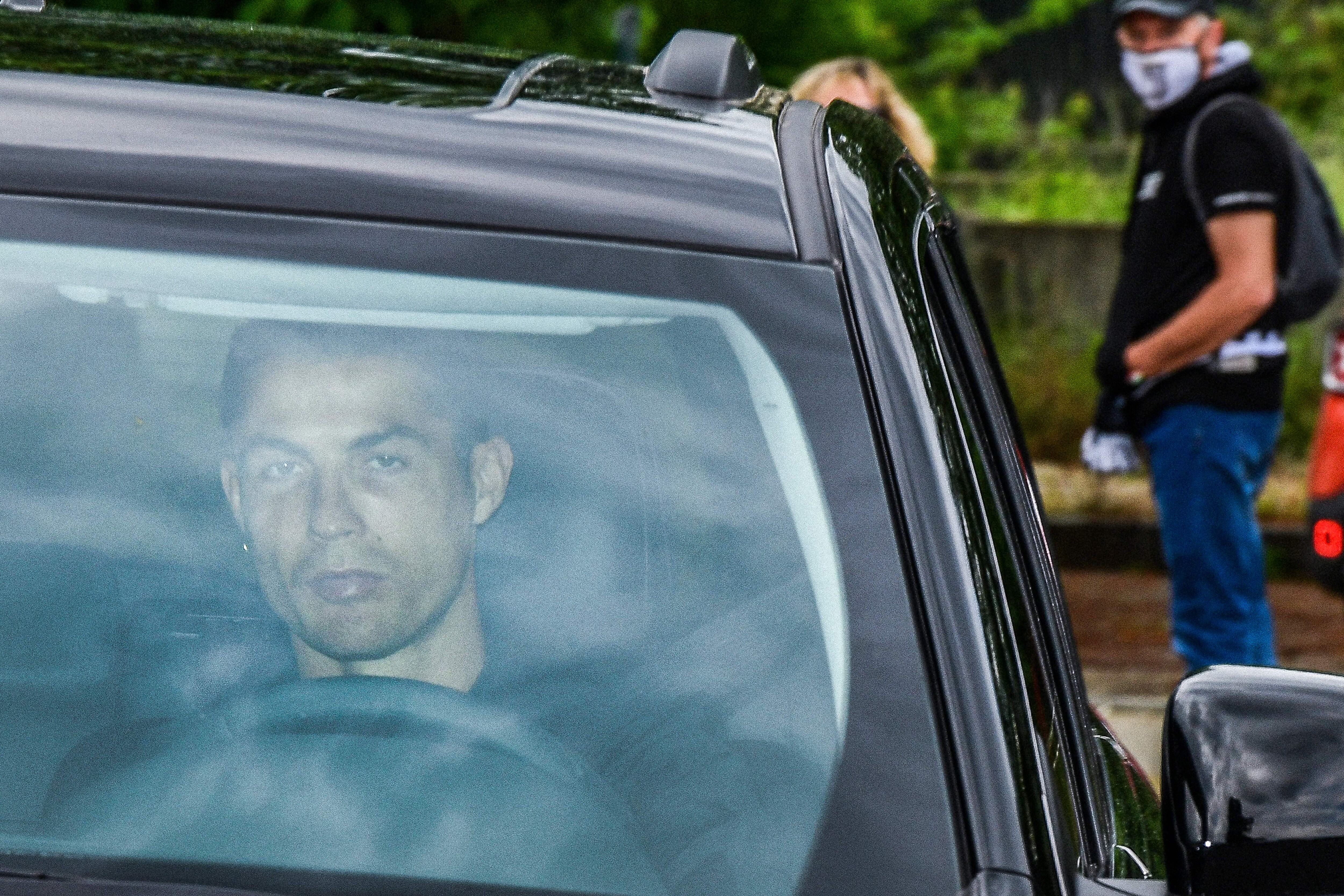 Cristiano Ronaldo all'arrivo alla Continassa (Getty) Cristiano Ronaldo all'arrivo alla Continassa