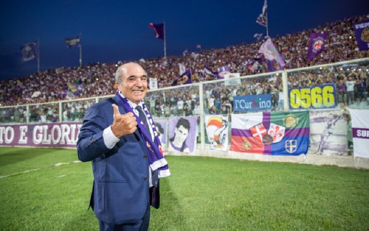 Rocco Commisso ai piedi della curva del Franchi