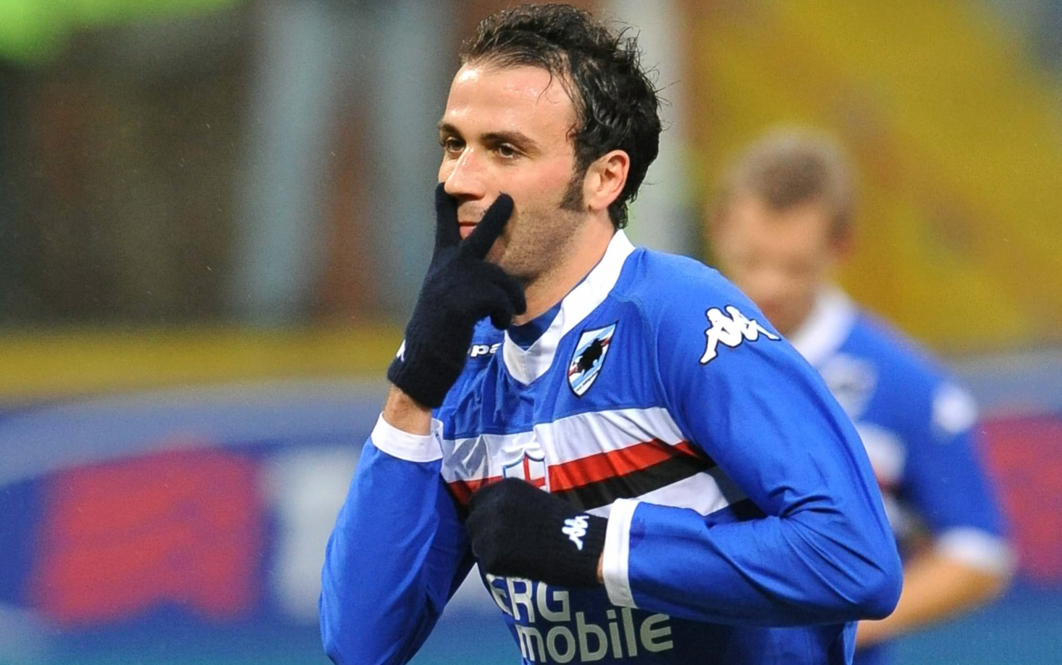 Pazzini con la sua consueta esultanza dopo un gol