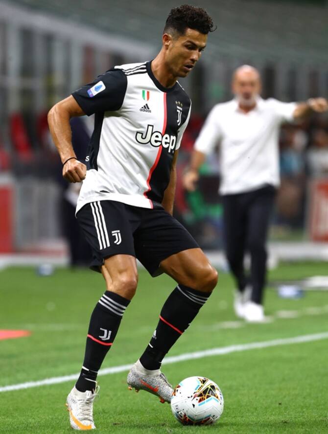 Cristiano Ronaldo Nuovo Look Per Milan Juventus Foto Sky Sport