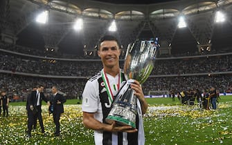 JEDDAH, SAUDI ARABIA - JANUARY 16:  Cristiano Ronaldo of Juventus celebrates after winning the Italian Supercup match between Juventus and AC Milan at King Abdullah Sports City on January 16, 2019 in Jeddah, Saudi Arabia.  (Photo by Claudio Villa/Getty Images for Lega Serie A)