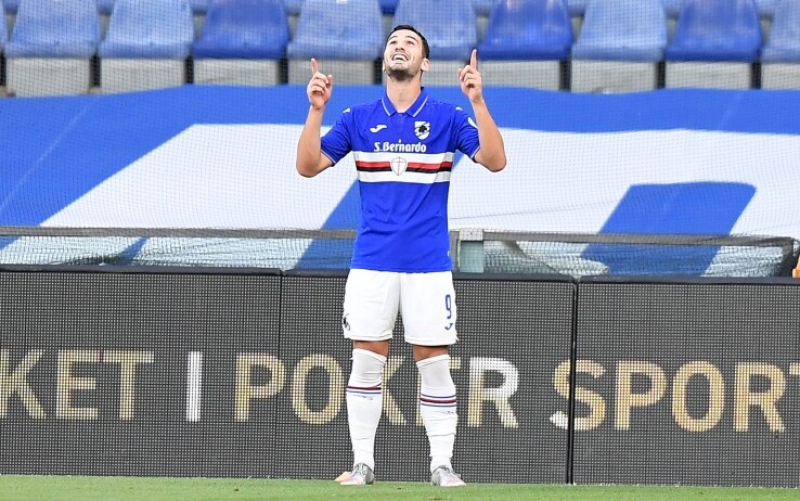 L'esultanza con dedica al nonno dopo il primo gol