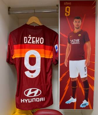 Roma-Fiorentina, giallorossi in campo con la prima maglia del 2020/2021. FOTO | Sky Sport