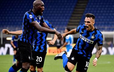 D'Ambrosio-Lautaro, Napoli ko 2-0 e Inter seconda