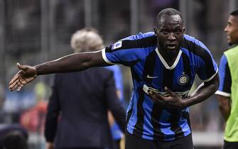 Foto Marco Alpozzi/LaPresse 
26 agosto 2019 Milano, Italia 
sport calcio 
Inter Vs Lecce - Campionato di calcio Serie A TIM 2019/2020 - stadio Giuseppe Meazza Torino. 
Nella foto: Romelu Lukaku (F.C. Internazionale Milano); esulta dopo il gol 3-0

Photo Marco Alpozzi/LaPresse 
August 26, 2019 Turin, Italy 
sport soccer 
Inter Vs Lecce  - Italian Football Championship League A TIM 2019/2020 - Giuseppe Meazza stadium
In the pic: Romelu Lukaku (F.C. Internazionale Milano); celebrating goal 3-0