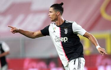 Foto LaPresse - Tano Pecoraro
30 06 2020 Genova - (Italia)
Sport Calcio
Genoa vs Juventus
Campionato di Calcio Serie A TIM 2019/2020 - Stadio &quot;Luigi Ferraris&quot;
nella foto: ronaldo cristiano esulta dopo il gol del 0-2

Photo LaPresse - Tano Pecoraro
30 June 2020 City Genova - (Italy)
Sport Soccer
Genoa vs Juventus
Italian Football Championship League A TIM 2019/2020 - &quot;Luigi Ferraris&quot; Stadium
in the pic: ronaldo cristiano celebrates after scoring goal of  0-2