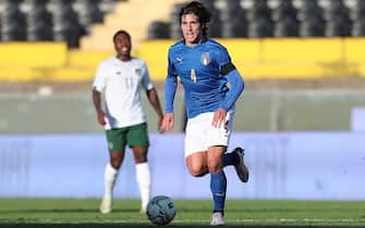 PISA, ITALY - OCTOBER 13: Sandro Tonali of Italy U21 in action during the UEFA Euro Under 21 Qualifier match between Italy U21 and Ireland U21 at Arena Garibaldi on October 13, 2020 in Pisa, Italy.  (Photo by Gabriele Maltinti/Getty Images)