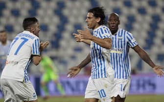 Spal's Sergio Floccari  jubilates with his teammates after scoring the goal during the Italian Serie A soccer match S.P.A.L vs AC Milan at Paolo Mazza stadium in Ferrara, Italy, 01 July 2020. ANSA / ELISABETTA BARACCHI