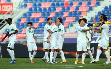 Sassuolo in rimonta, 4-3 a Bologna e secondo posto