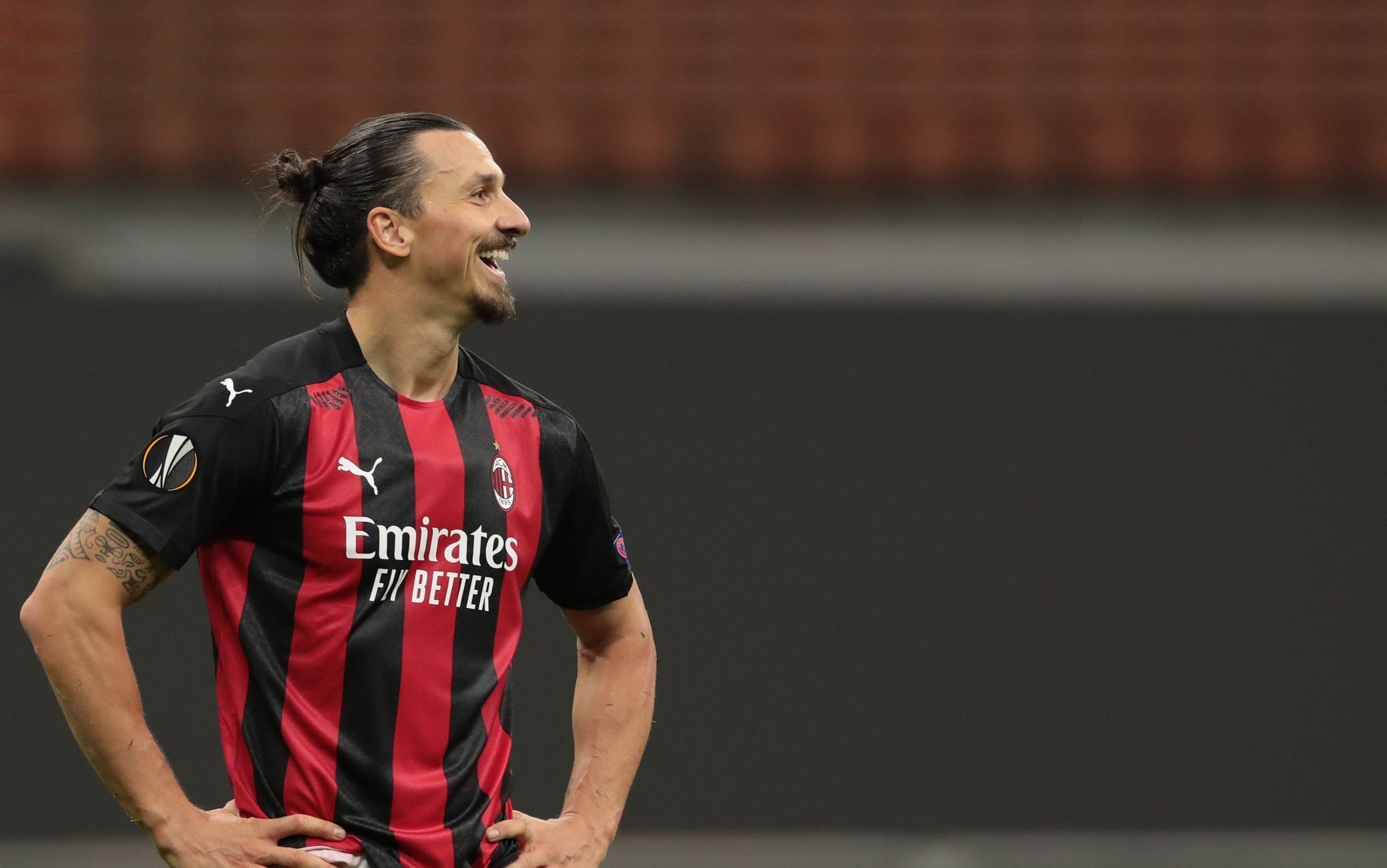 ibrahimovic regala ai giocatori del milan la ps5 sky sport