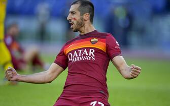 Foto Fabio Rossi/AS Roma/LaPresse
22/11/2020 Roma (Italia)
Sport Calcio
Roma-Parma
Campionato Italiano Serie A TIM 2020/2021 - Stadio Olimpico
Nella foto: Henriklh Mkhitaryan festeggia il suo goal

Photo Fabio Rossi/AS Roma/LaPresse
22/11/2020 Rome (Italy)
Sport Soccer
Roma-Parma
Italian Football Championship League Serie A Tim 2020/2021 - Olimpic Stadium
In the pic: Henriklh Mkhitaryan celebrates his  goal