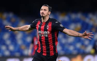 Super Ibra e il Milan torna primo: 3-1 al Napoli