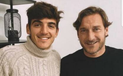 Villar pranza con Totti: "Senza parole, leggenda"