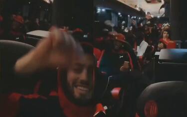 Milan, che festa in bus dopo il Sassuolo! VIDEO