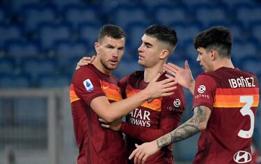 Roma, vittoria e terzo posto: 3-2 al Cagliari