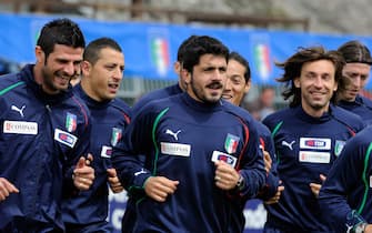 101231613 TURIN, ITALY - MAY 28: Vincenzo Iaquinta, Angelo Palombo, Gennaro Gattuso, Mauro German Camoranesi and Andrea Pirlo of Italy during a training session on May 28, 2010 in Sestriere near Turin, Italy. (Photo by Claudio Villa/Getty Images)