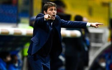 Conte: "Inter in fuga? Mancano ancora 13 finali"