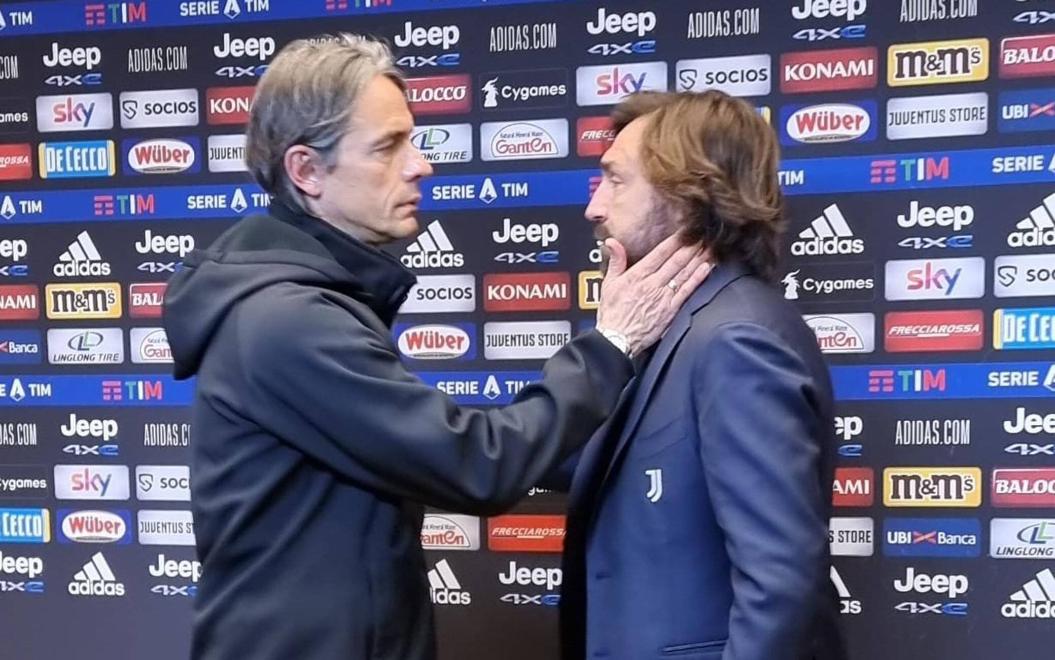 Filippo Inzaghi saluta Andrea Pirlo in zona mista prima dell'intervista a Sky Sport