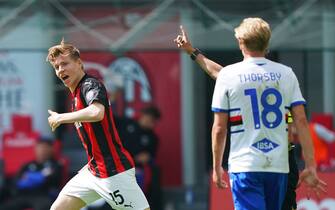 ESCLUSIVA MILAN 
Foto LaPresse - Spada
03 aprile 2021 - Milano  (Italia) 
Sport Calcio 
A.C. Milan- Stagione 2020-2021 - Serie A 
Milan vs Sampdoria
Nella foto : Jens Petter Hauge esultanza dopo gol 1-1

EXCLUSIVE MILAN 
Photo LaPresse - Spada
April 03 , 2021 Milan ( Italy ) 
Sport Soccer
A.C. Milan- Season 2020-2021 - Serie A 
Milan vs Sampdoria
In the pic: Jens Petter Hauge celebrates after scoring  1-1