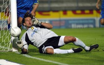 ©VITO GALOFARO / LAPRESSE  
27/09/2003  VICENZA 
SPORT - CALCIO
CAMPIONATO SERIE A  TIM 2003-2004  VICENZA  - VERONA 
NELLA FOTO: IL PORTIERE DEL VERONA GIANLUCA PEGOLO 